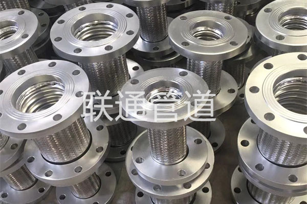 补偿器和伸缩器的区别在哪里