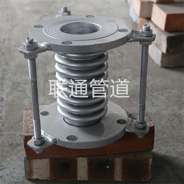 管道补偿器安装视频