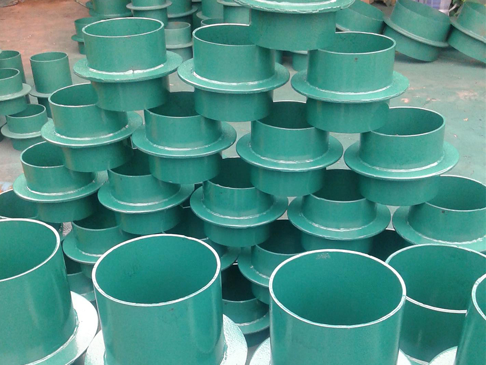 刚性防水套管管材的三层PE防腐结构