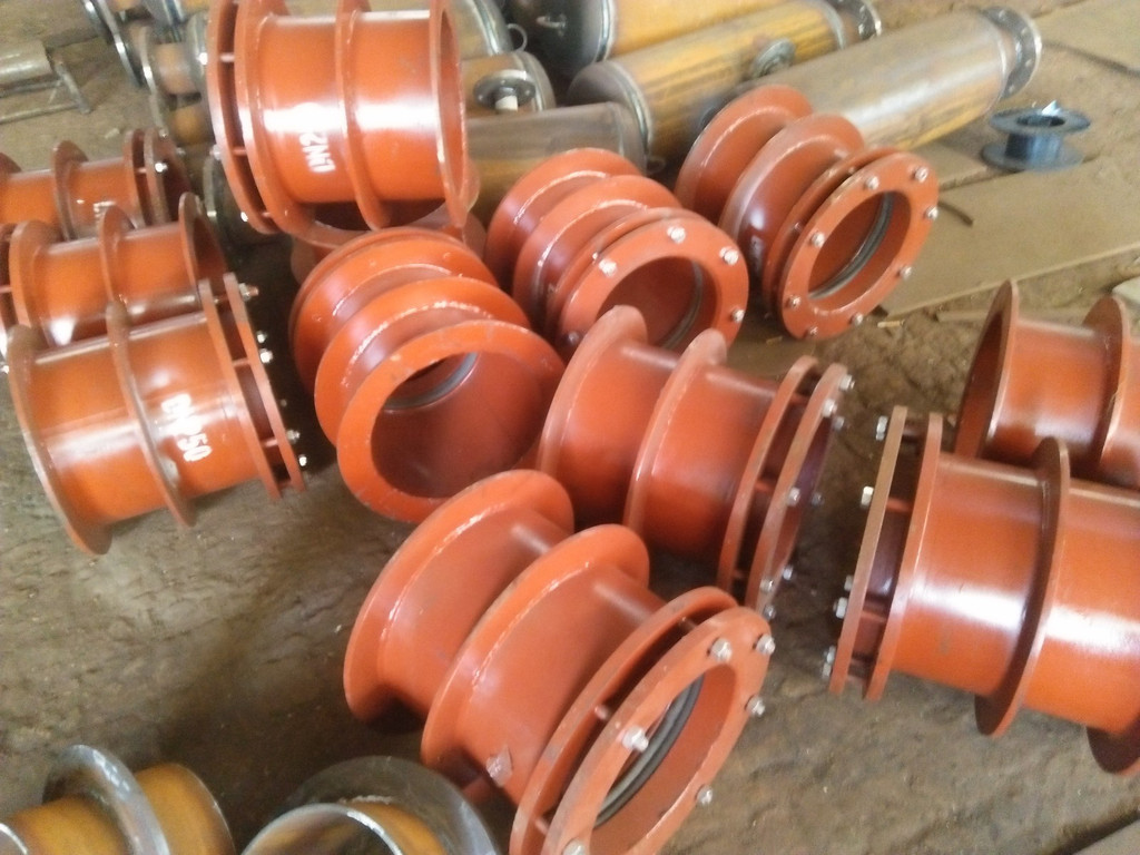 不锈钢柔性防水套管穿过墙壁